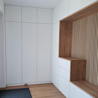 Garderobe Eingangsbereich Modern 640x639 1