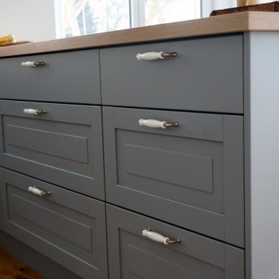 Moderner Landhaus Grau Wohnkuche Gustenfelden 640x640 5